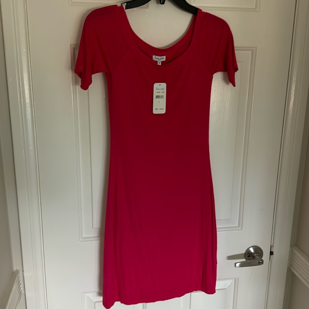 Splendid Lined Form Fitting Dress in size small NWT in pink